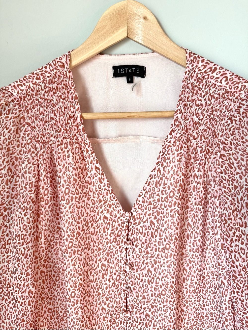 1.STATE Pink Leopard Print Button Front Flowy Long Sleeve Blouse - Picture 2 of 3